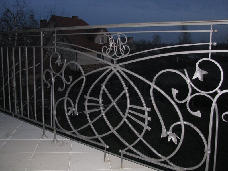 Ręcznie wykonana poręcz metalowa