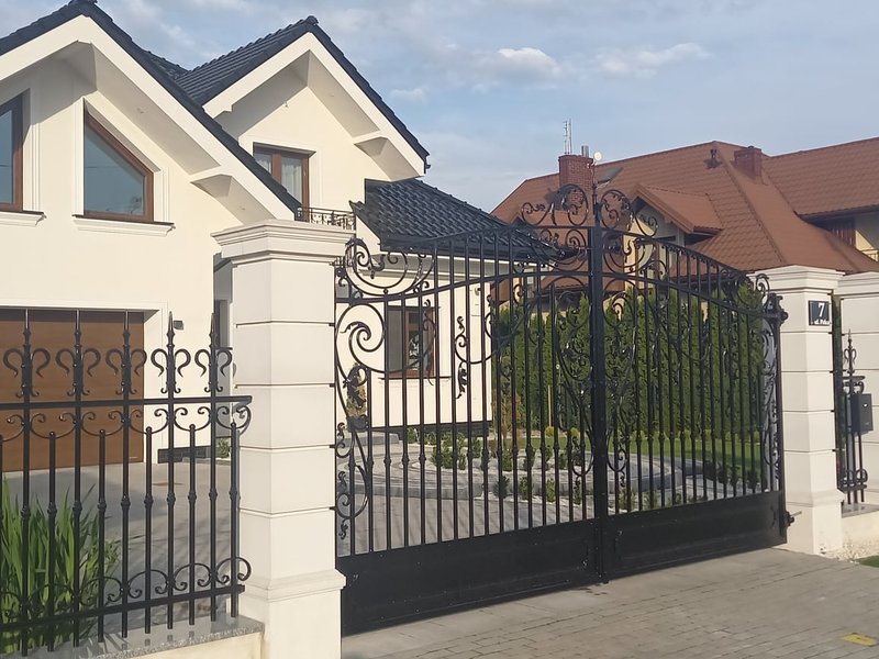 Dekoracyjna brama ogrodowa