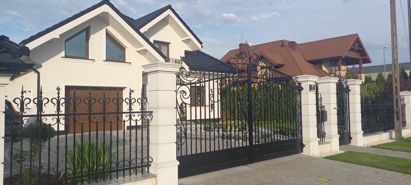 Dekoracyjna brama ogrodowa