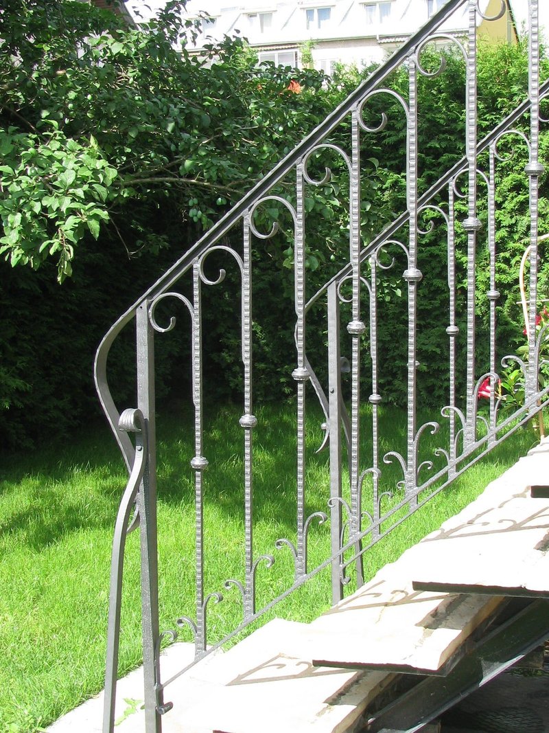 Artystyczna poręcz metalowa